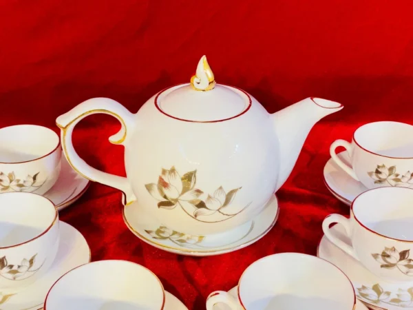 Bộ trà gốm vẽ sen-Tinh hoa truyền thống Việt - Hình ảnh 2